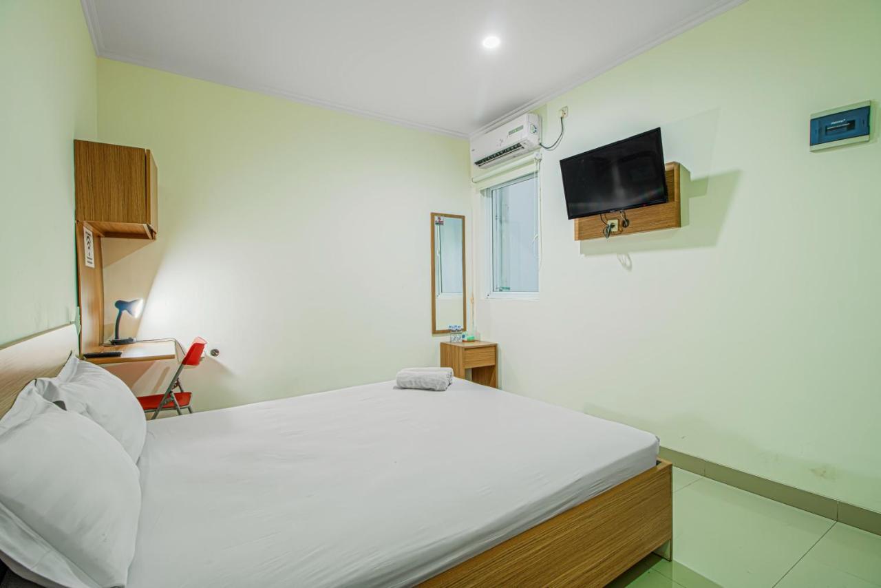 Hotel Mutiara Kostel à Bintaro Extérieur photo