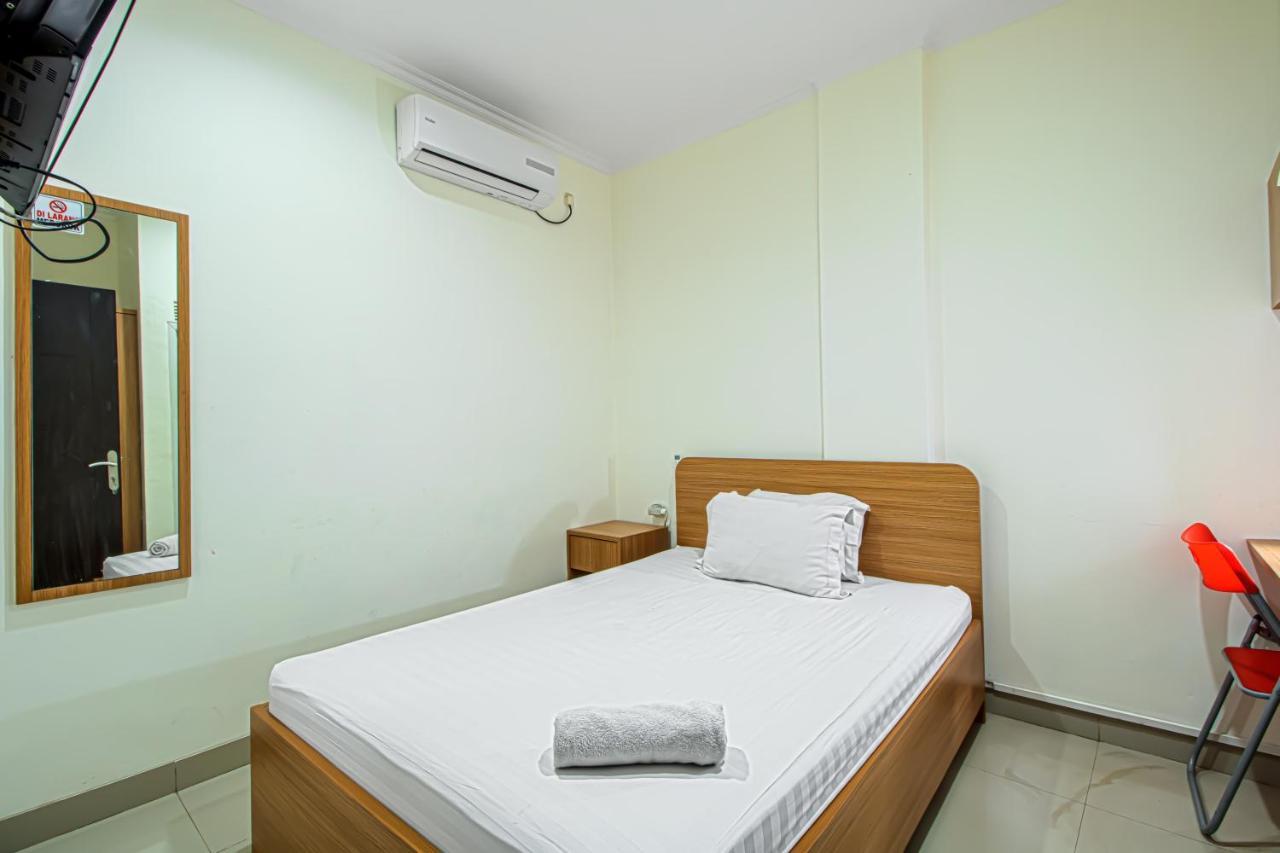 Hotel Mutiara Kostel à Bintaro Extérieur photo