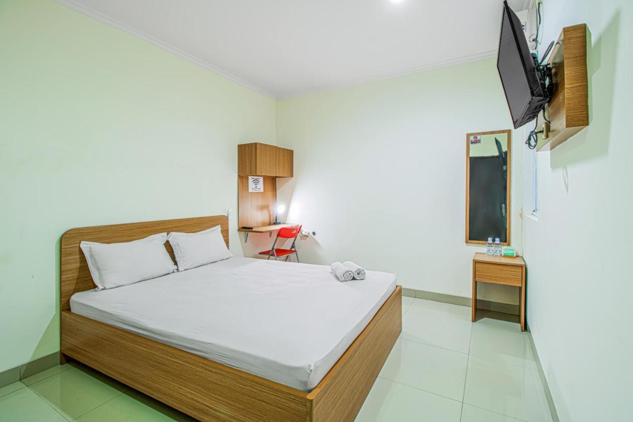 Hotel Mutiara Kostel à Bintaro Extérieur photo