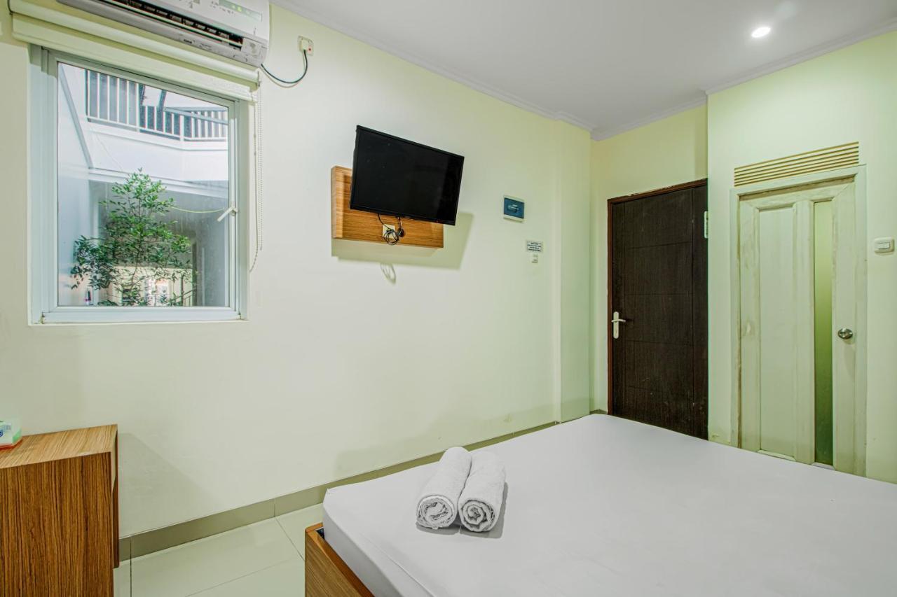 Hotel Mutiara Kostel à Bintaro Extérieur photo
