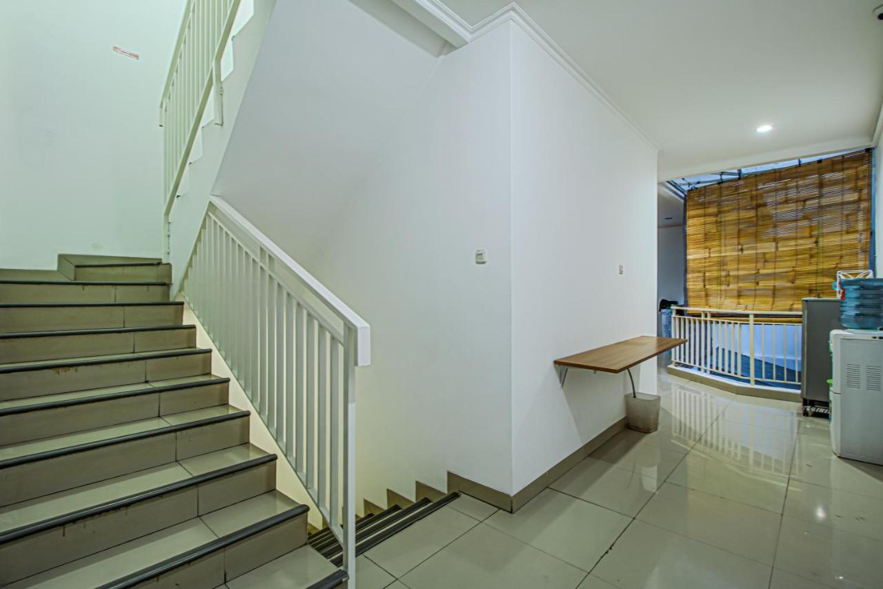 Hotel Mutiara Kostel à Bintaro Extérieur photo