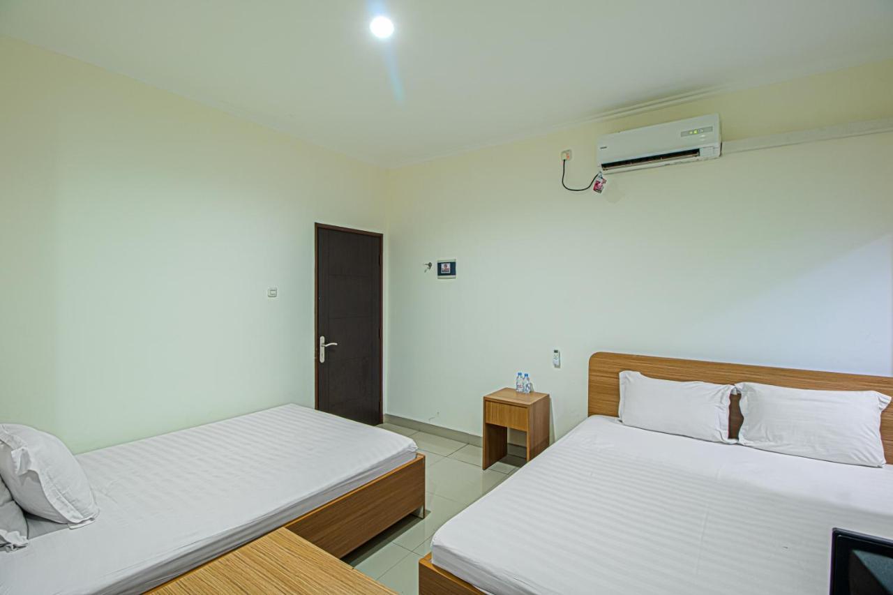 Hotel Mutiara Kostel à Bintaro Extérieur photo